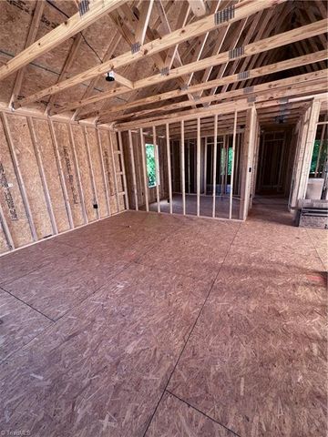 921 Redding Drive, High Point, NC 27260