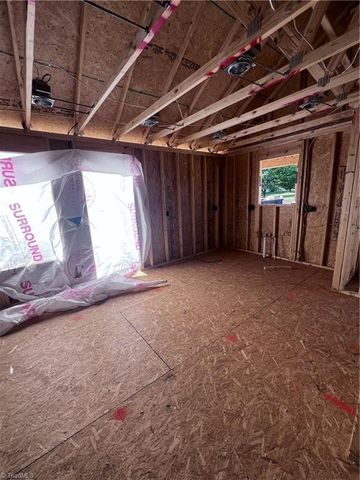 921 Redding Drive, High Point, NC 27260