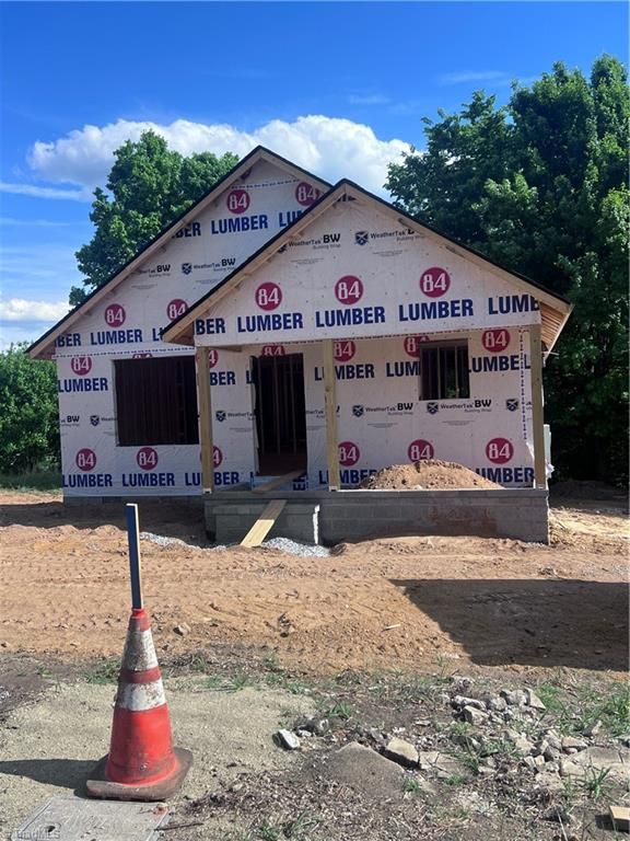 921 Redding Drive, High Point, NC 27260