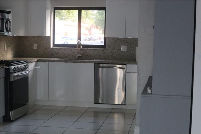 7901 NW 33rd St 10, Davie, FL 33024