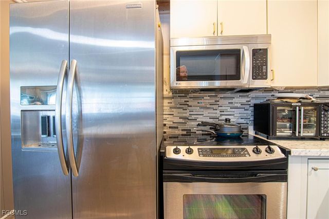 653 Future DR, North Fort Myers, FL 33917