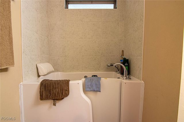 653 Future DR, North Fort Myers, FL 33917