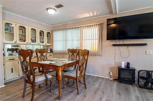 653 Future DR, North Fort Myers, FL 33917