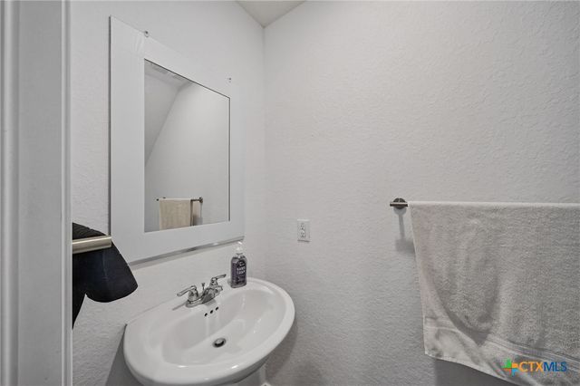 236 Kayden Court, Marion, TX 78124