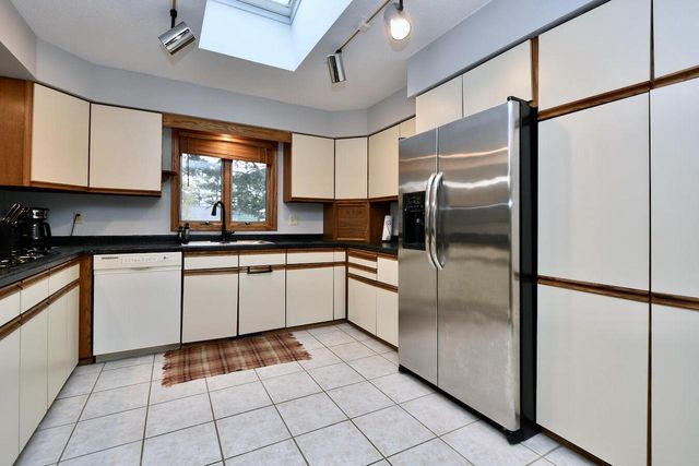 386 PLEASANT HILL DRIVE, Winona, MN 55987