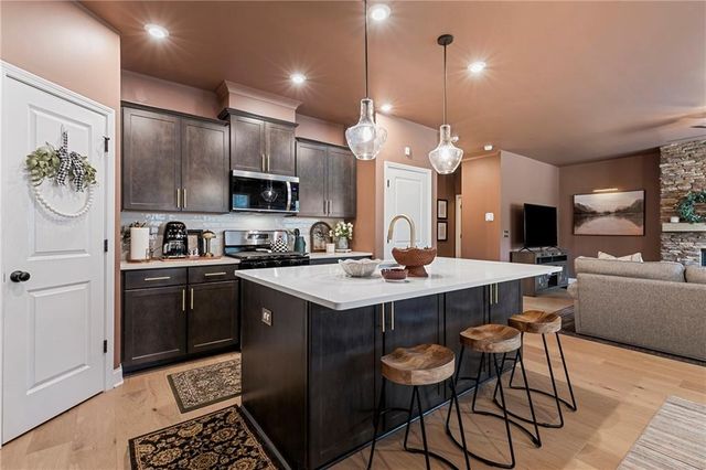 5070 Sierra Creek Drive, Hoschton, GA 30548