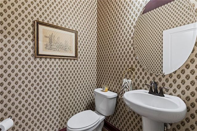 5070 Sierra Creek Drive, Hoschton, GA 30548