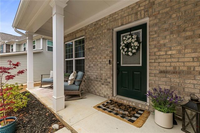 5070 Sierra Creek Drive, Hoschton, GA 30548