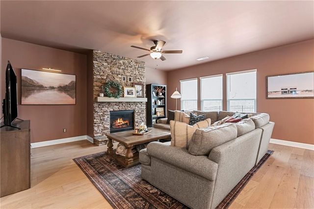 5070 Sierra Creek Drive, Hoschton, GA 30548