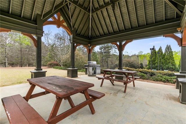 5070 Sierra Creek Drive, Hoschton, GA 30548