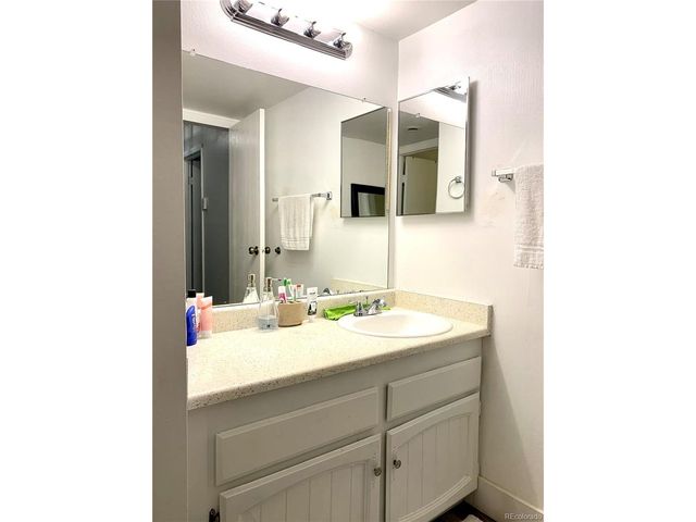 14226 E 1st Dr B04, Aurora, CO 80011