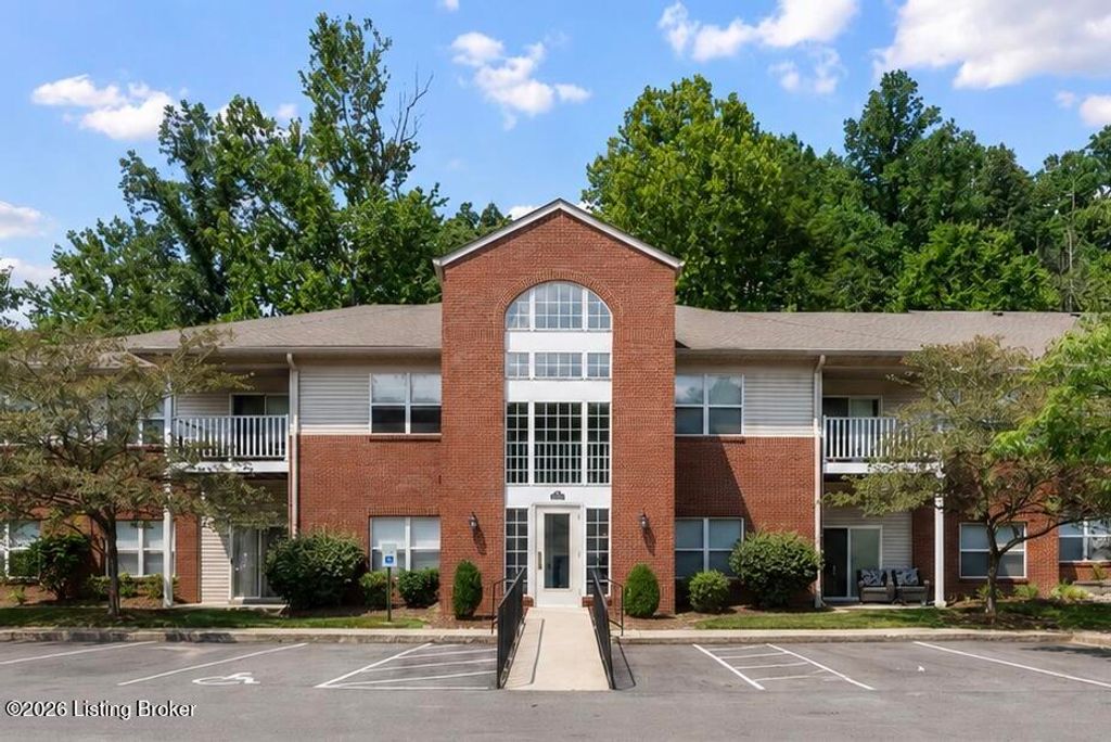 9208 Hawthorne Pointe Dr 203, Louisville, KY 40272