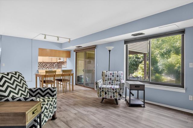 350 Briarcrest Drive 158, Ann Arbor, MI 48104
