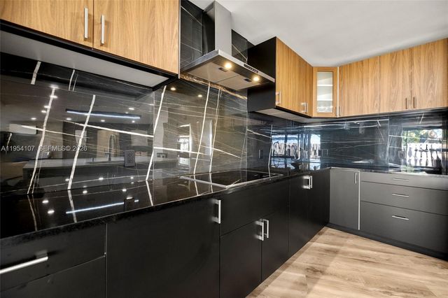 3910 NE 27th Ter, Lighthouse Point, FL 33064