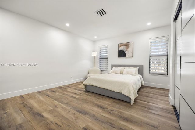 3910 NE 27th Ter, Lighthouse Point, FL 33064