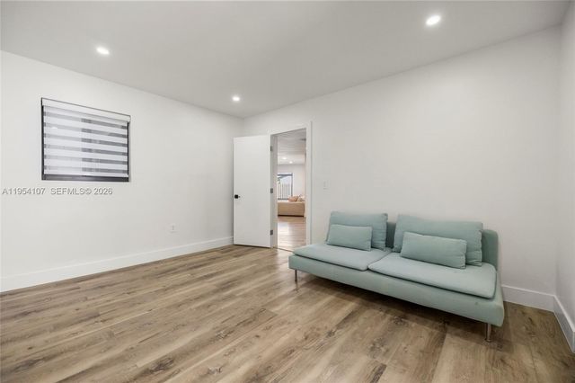 3910 NE 27th Ter, Lighthouse Point, FL 33064