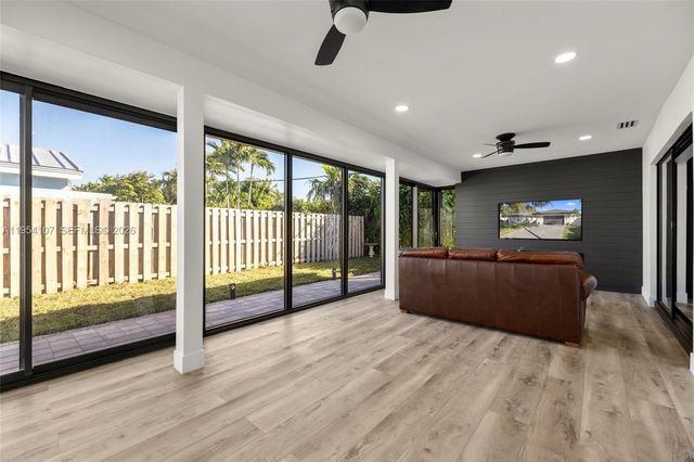 3910 NE 27th Ter, Lighthouse Point, FL 33064