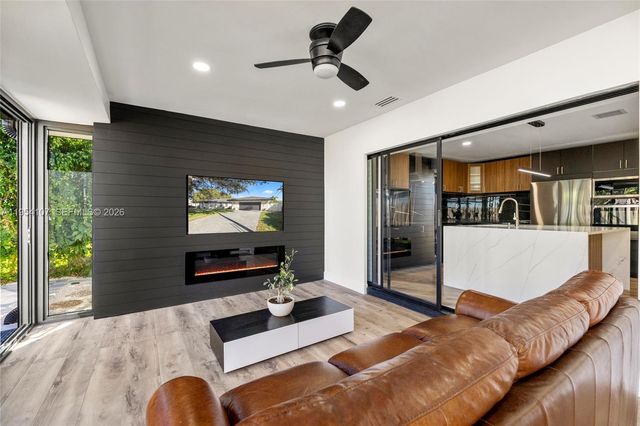 3910 NE 27th Ter, Lighthouse Point, FL 33064