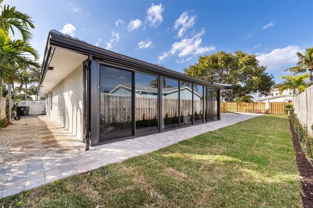 3910 NE 27th Ter, Lighthouse Point, FL 33064