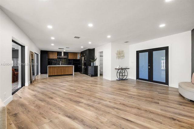 3910 NE 27th Ter, Lighthouse Point, FL 33064