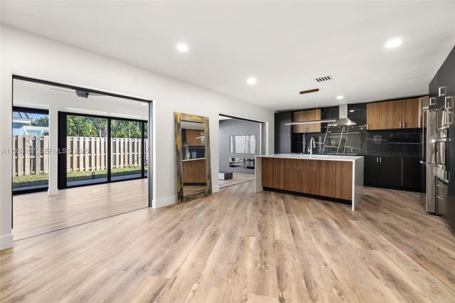 3910 NE 27th Ter, Lighthouse Point, FL 33064