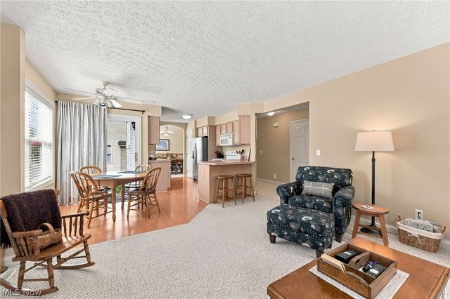 10262 Wildflower Way, Broadview Heights, OH 44147