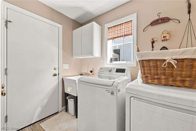10262 Wildflower Way, Broadview Heights, OH 44147