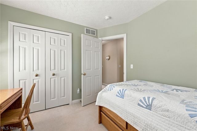 10262 Wildflower Way, Broadview Heights, OH 44147