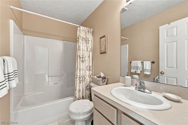 10262 Wildflower Way, Broadview Heights, OH 44147
