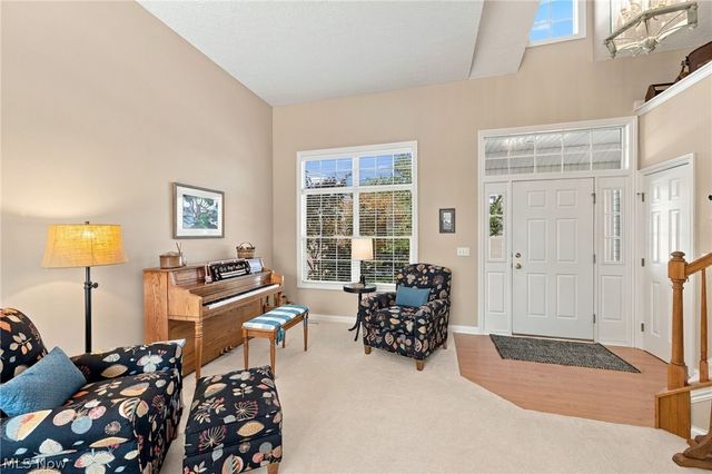 10262 Wildflower Way, Broadview Heights, OH 44147
