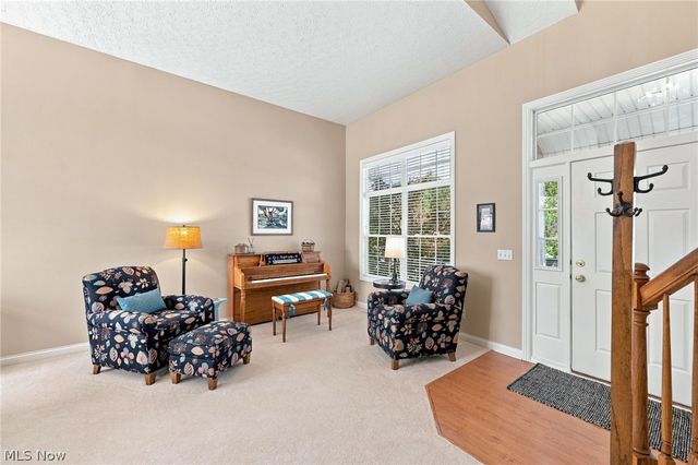 10262 Wildflower Way, Broadview Heights, OH 44147
