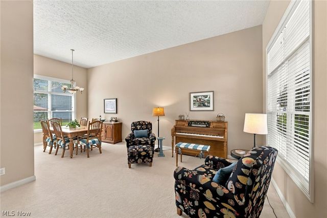 10262 Wildflower Way, Broadview Heights, OH 44147