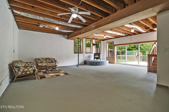 16501 Genesis Rd, Crossville, TN 38571