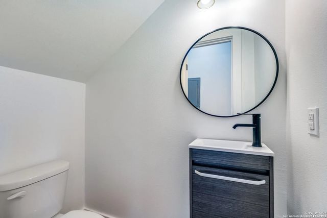 531 Essex St Unit 202, San Antonio, TX 78210