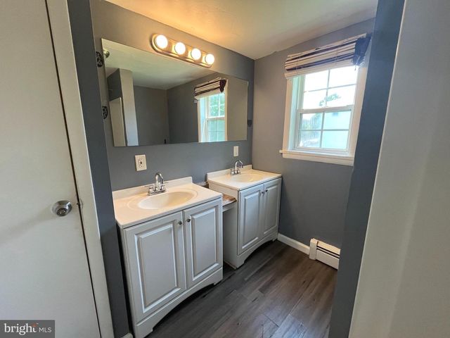 140 E FEDERAL ST, Burlington, NJ 08016