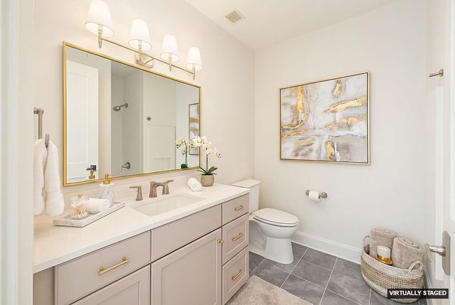 595 S 60th Street 402, West Des Moines, IA 50266