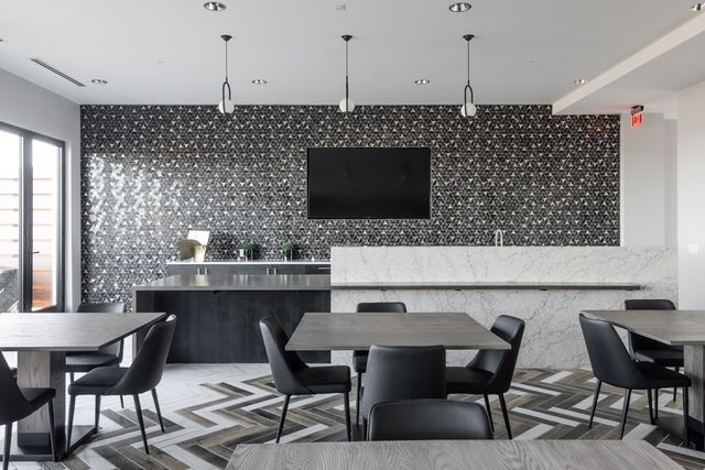 595 S 60th Street 402, West Des Moines, IA 50266