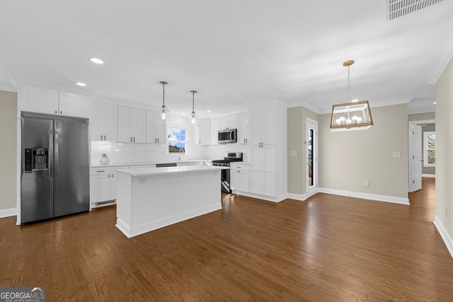 932 Sharon Circle SE, Smyrna, GA 30080