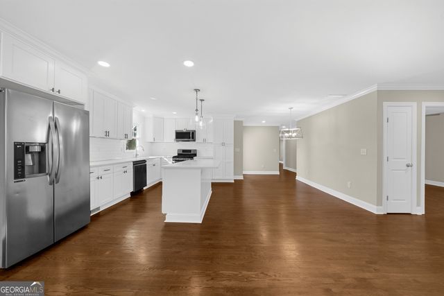 932 Sharon Circle SE, Smyrna, GA 30080