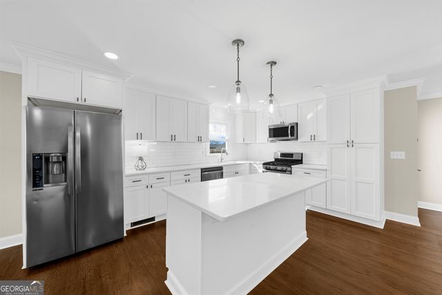 932 Sharon Circle SE, Smyrna, GA 30080