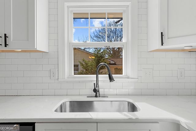 932 Sharon Circle SE, Smyrna, GA 30080