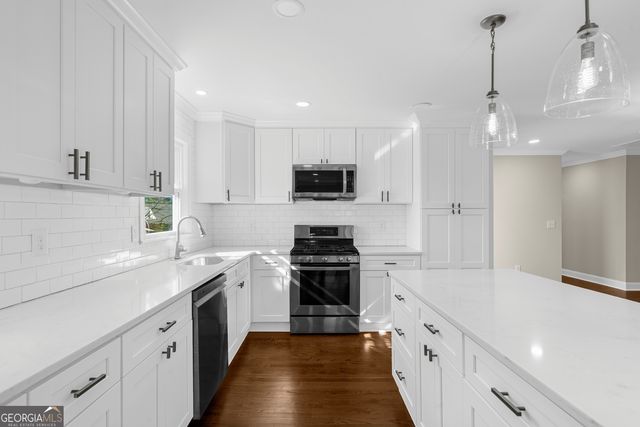 932 Sharon Circle SE, Smyrna, GA 30080