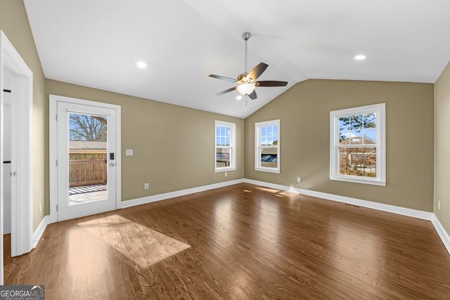 932 Sharon Circle SE, Smyrna, GA 30080