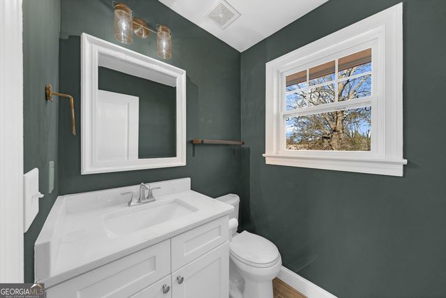 932 Sharon Circle SE, Smyrna, GA 30080