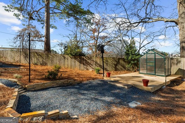 932 Sharon Circle SE, Smyrna, GA 30080