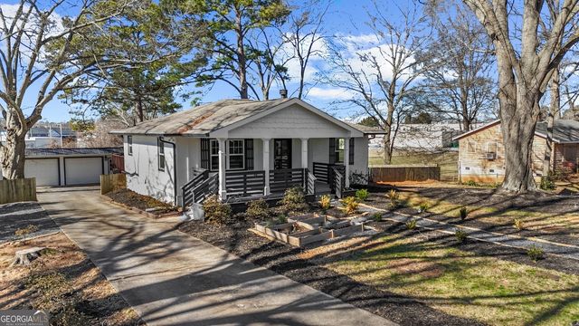 932 Sharon Circle SE, Smyrna, GA 30080