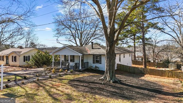 932 Sharon Circle SE, Smyrna, GA 30080