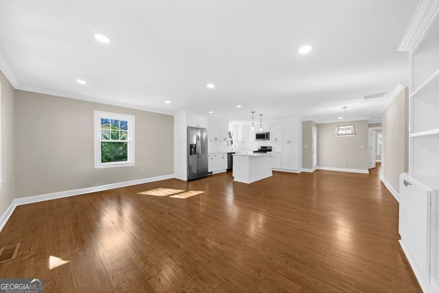 932 Sharon Circle SE, Smyrna, GA 30080