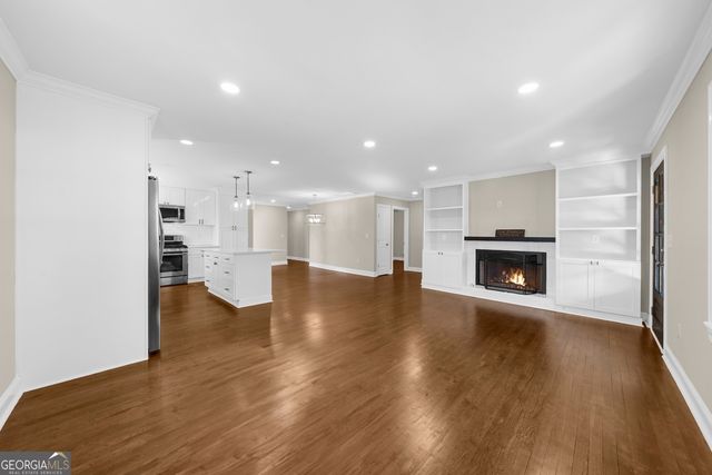 932 Sharon Circle SE, Smyrna, GA 30080