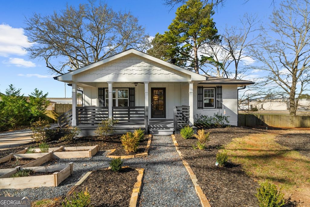 932 Sharon Circle SE, Smyrna, GA 30080